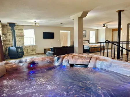 Riverview Villa - Hot Tub - Beach - River Views