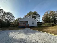 2BR 2B House Close to Downtown