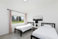 Remodeled Farmhouse near Silver Creek for fly fishing and Craters of the Moon