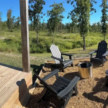 New Modern & Private Tiny Home on 21 acres Отели в г. Ултюа
