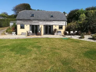 Cosy Country & Coastal Barn Retreat for Couples in Dorset Hotels near Othona Community, West Dorset