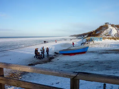 Family-friendly comfort apartment, 100 m to the Baltic Sea beach, with lagoon view