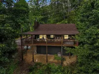 Check out our last minute deals! Mountain Views! Hot tub!