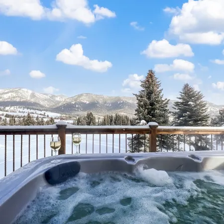 Amazing Historic Montana House. Hot Tub, Large Deck, On Golf Course A++ Location