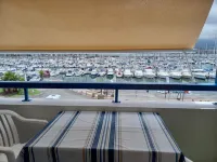 Tres Belle VUE SUR LE Port,parking Couvert,plage,piscine,wifi,climatisation