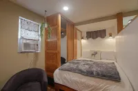 Cascade Getaway - Heart of Cle Elum - Full Kitchen, Private Patio & Pet Friendly Hotels in Cle Elum