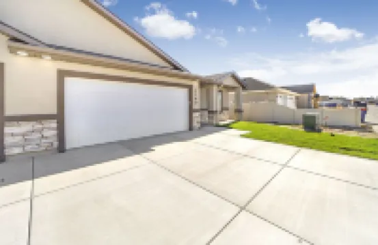 Comfortable New Home in Broadmoor Subdivision