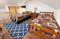 Snowmobile Access & Close to Oak Mt. Ski - Cozy Cabin, Peaceful-Sleeps 6