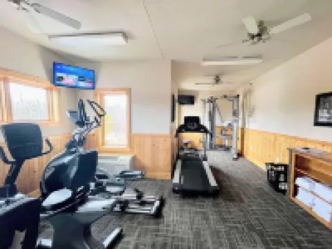 Lakefront Condo: Pool, Hot Tub, Sauna, Fireplaces, Deck