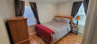 Immaculate home close to MSU, hospitals & downtown!