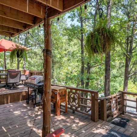 Enchanting Lake Texoma Cabin with Hot Tub