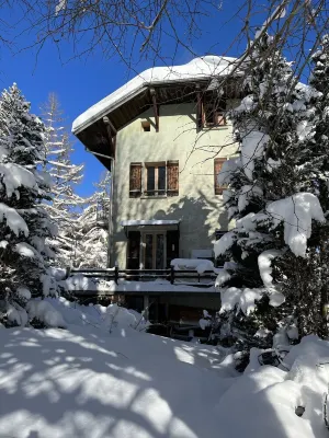 Maison Savoyarde des Années 30 Rénovation Récente