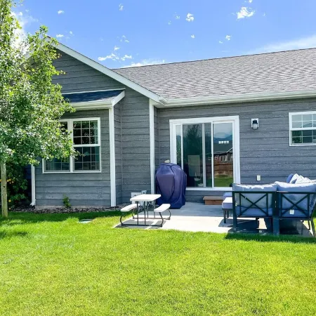 Bozeman Home—Mountain Views, Near Airport, Fast WiFi, New AC, Fenced Yard!