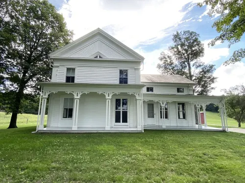 Exceptionally beautiful and spacious country home
