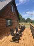 Pinetree Cabin - 4 king beds, stunning views
