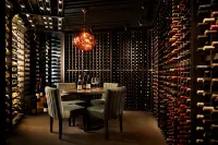 HUMANITI HOTEL MONTREAL, AUTOGRAPH COLLECTION - С баром