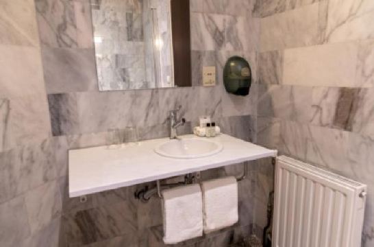 Standard Twin Room Hotel Rooms Photo