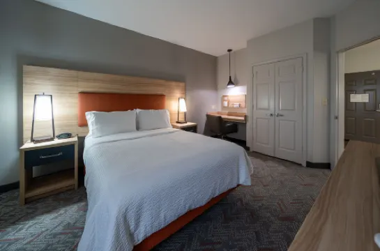 Candlewood Suites 貝敦