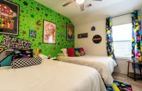 Retro Meets Farmhouse: Craftsman Home with amazing Spa like pool & nearby parks
