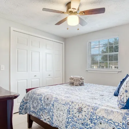 Cozy 3/2 in Orange Park, Pet Friendly.