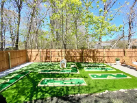 Charming Cape Cod Getaway- EV Charger, Mini Golf, Walk to The Beach, Pets Okay!