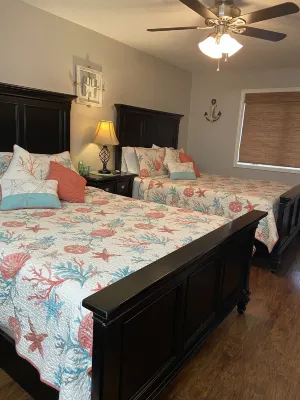 BREATHTAKING LAKE VIEW- UPPER LEVEL - TWO MILES FROM SILVER DOLLAR CITY