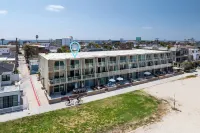 #1 Location on Beach. Many Dining Options, Spacious, Remodeled. Forever Views.