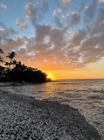 Private beach front property, the perfect getaway! Enjoy our slice of paradise. Отели рядом с достопримечательностью «Хапуна Бич»