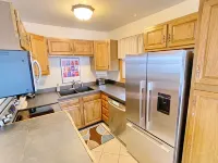 2 Bed 2 Bath, parking, convenience of Downtown CB on a Budget. Pets! Shuttle
