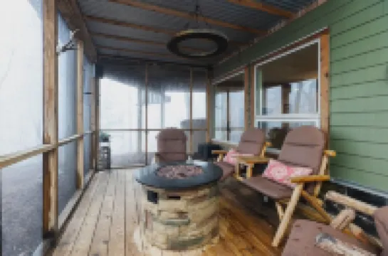 Wintergreen Retreat - bespoke luxury post & beam home on Devils Knob loop