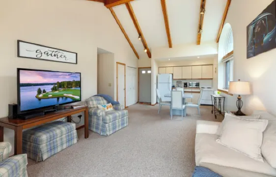 Golf Condo 2 miles from Good Harbor beach