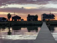 Dolphins, Fishing & Fun w/ LIGHTED PIER!!!
