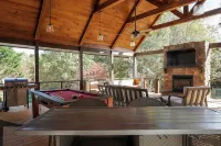 Luxury 7BR Equestrian Estate Farmhouse Near Tryon Equestrian Center/Lake Lure Hotels in Cooper Gap