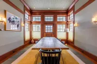 7200 sf Villa & Barn on 4 Acre Manchester Estate