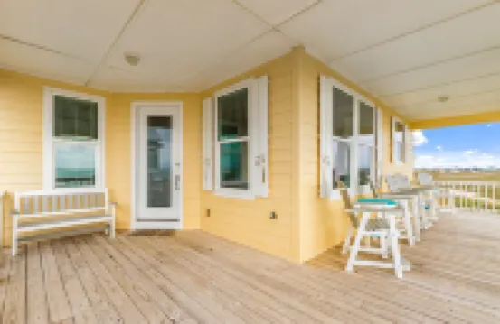 Rockport Bay Home- Private Lighted Pier: Kayaks and Kayak Launch No Extra Fees
