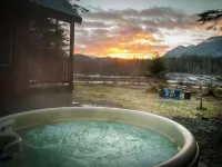 Rivers Edge A River Front cabin with Majestic Mountain View’s