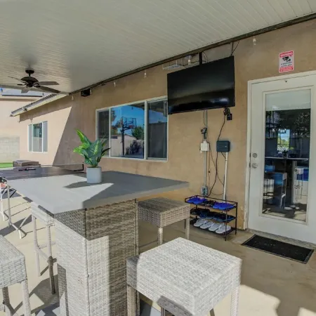 Spacious 4-bedroom house with Pool, Fun BackYard & Amazing Game Room