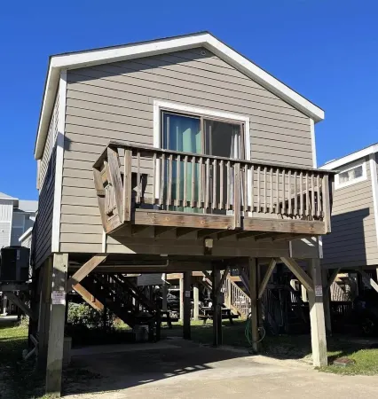 Island Time is an enchanting oceanfront cottage perfect for couples Отели в г. Хаттерас