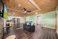 Peaceful Retreat 1 Bedroom Full Kitchen Only 15 Min from Town Crossville