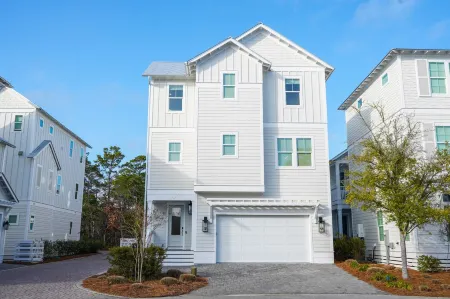 Parade of Homes • Pool-Bikes • Free Easy Beach Access! • Game Room