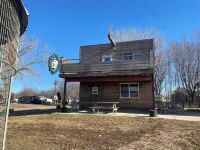 The Pedaler's Rest Retreat - Lakeside Tiny Home for 8 guests Hotels in Rock County