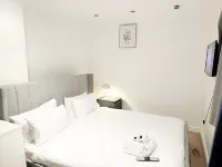 3-Bed Apt-15 Mins to Heathrow-Pet-Friendly-Parking Hotels near Islip Manor Park