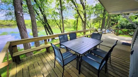 Serene Home Near Dells Hotspots