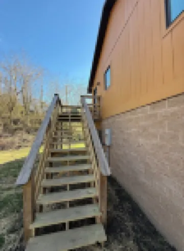 Trailhead Riverfront Cabin