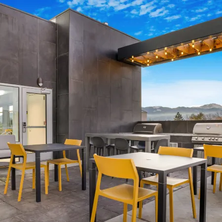 Home2 Suites by Hilton Colorado Springs Airport Отели рядом с Аэропорт Петерсон-Филд