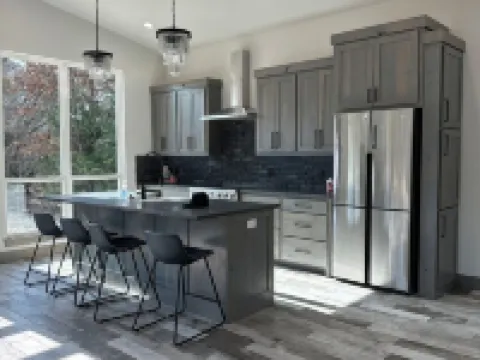 South of Norman, Cougar Cabin with Air Hockey, Fireplace Hotels in McClain County