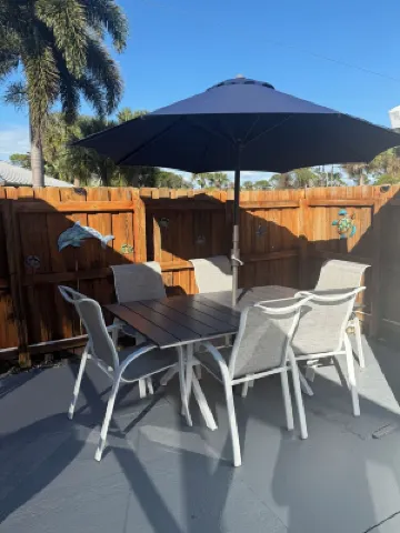 Coastal Getaway with game room pool hot tub & inlaw suite in heart of Sebastian