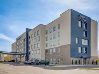 Hampton Inn and Suites Williamstown Ark Encounter Hotel di 