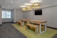 Spark by Hilton Bentonville - breakfast