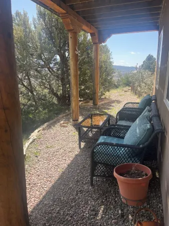 Cozy southwest foothill setting. Close to downtown and activities Отели в г. Тринидад